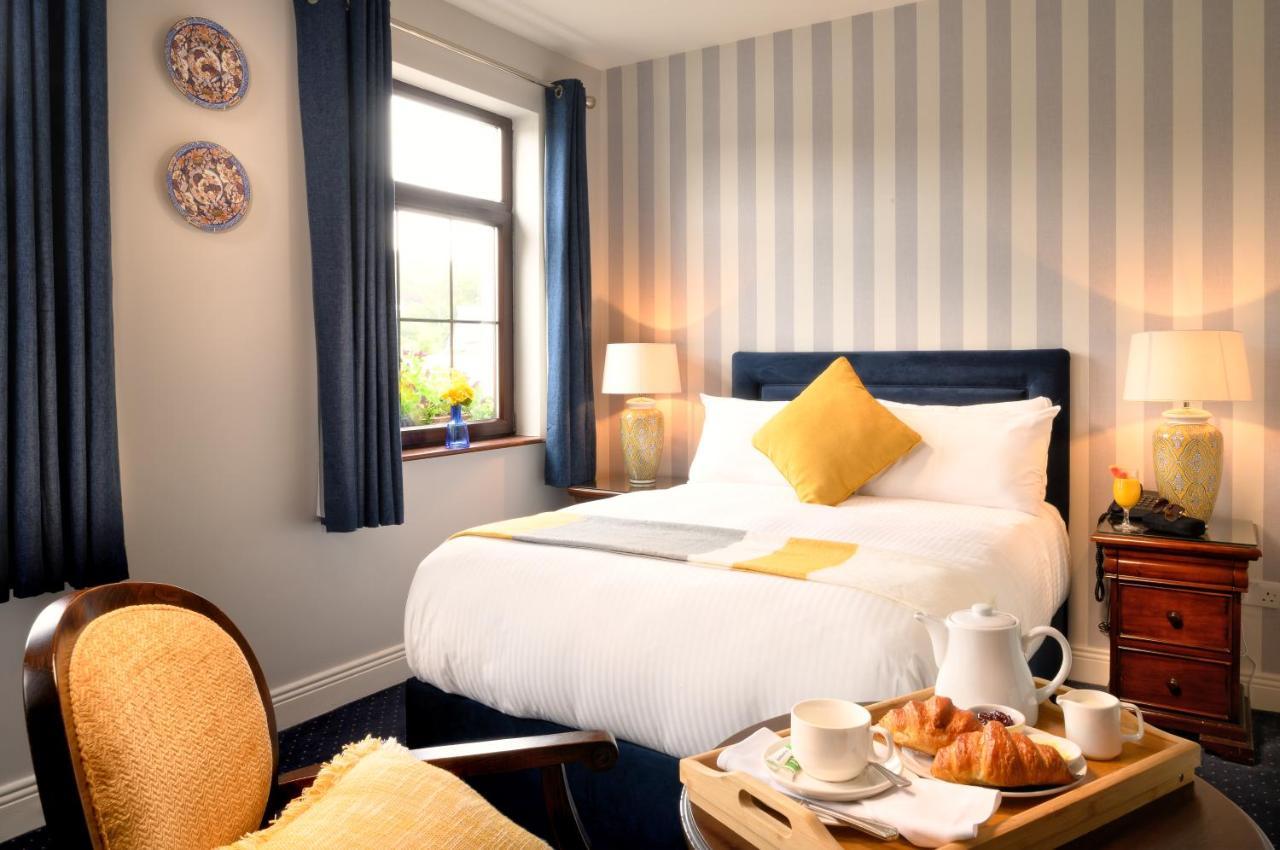 Bunratty Manor Hotel Bagian luar foto